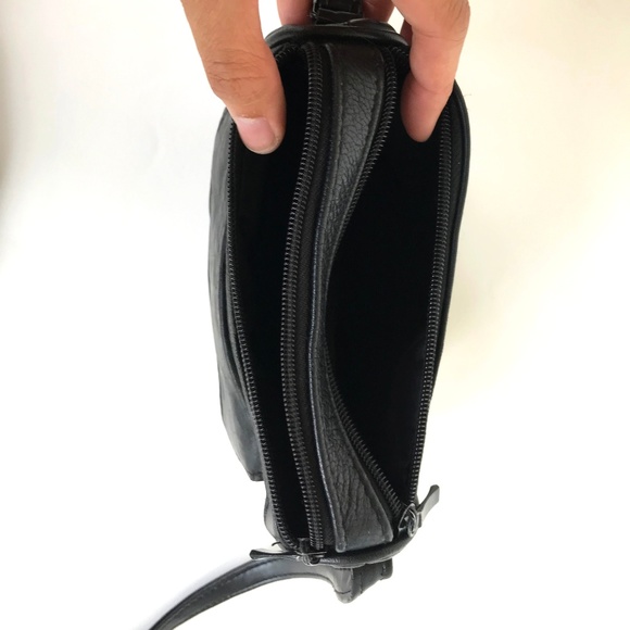 Vintage Black Leather Crossbody Purse - Picture 4 of 8
